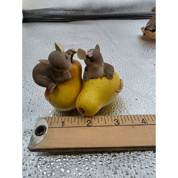 Fitz & Floyd Charming Tails "We Make a Good Pear" Handcrafted Figurine - Picture 4 of 4